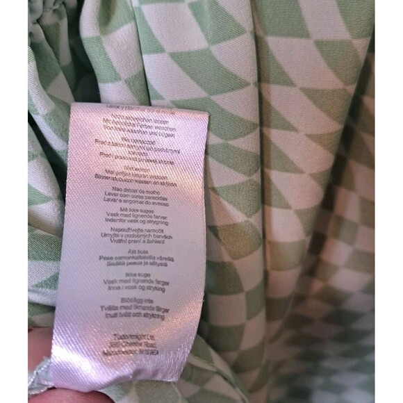 Fashion Union ASOS Plus Checkerboard Smocked Waist Blouse Puff Sleeve Size 20 - Picture 10 of 11